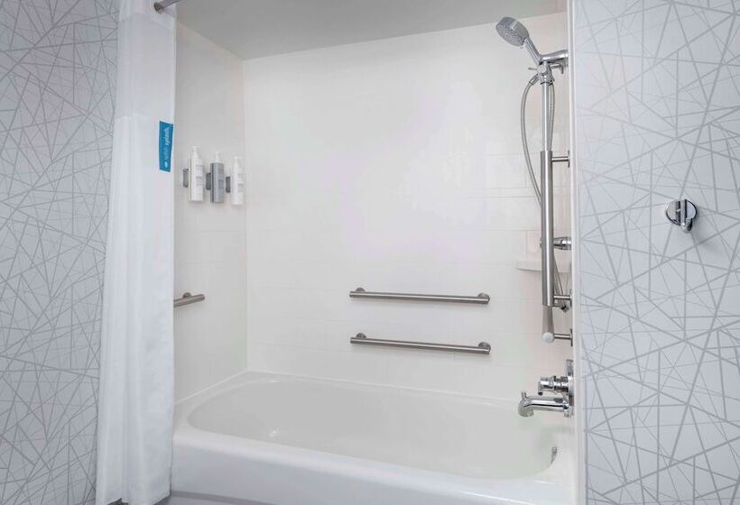 هتل Hampton Inn & Suites Lake Mary At Colonial Townpark