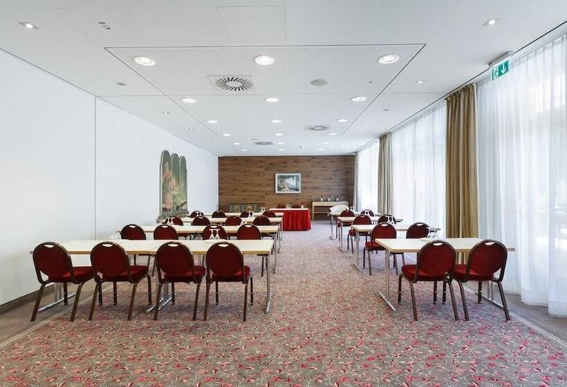 هتل Holiday Inn Nürnberg City Centre, An Ihg