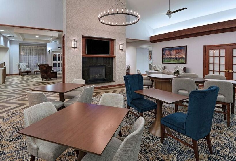 هتل Homewood Suites By Hilton College Station