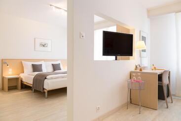 هتل Hôtel Des Arts