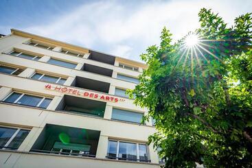 هتل Hôtel Des Arts