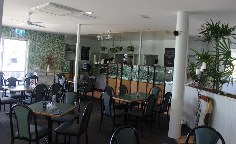 בית מלון כפרי Kellys Beach Resort