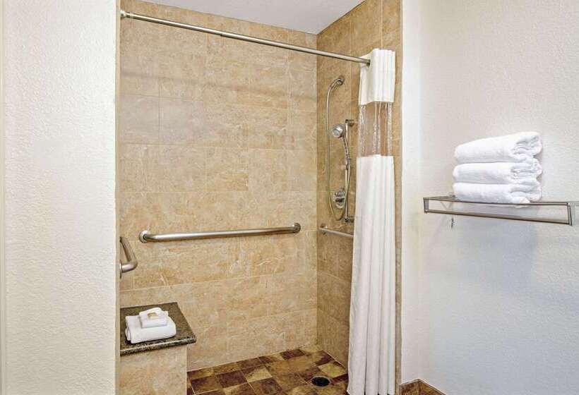 هتل La Quinta By Wyndham Las Vegas Redrock/summerlin