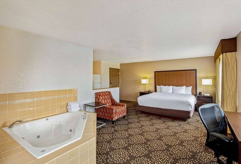 هتل La Quinta By Wyndham Las Vegas Redrock/summerlin