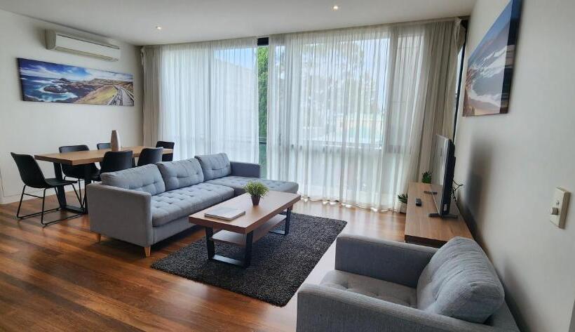 هتل Phillip Island Apartments