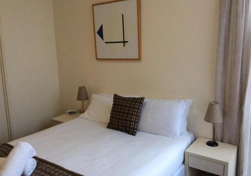 هتل Phillip Island Apartments