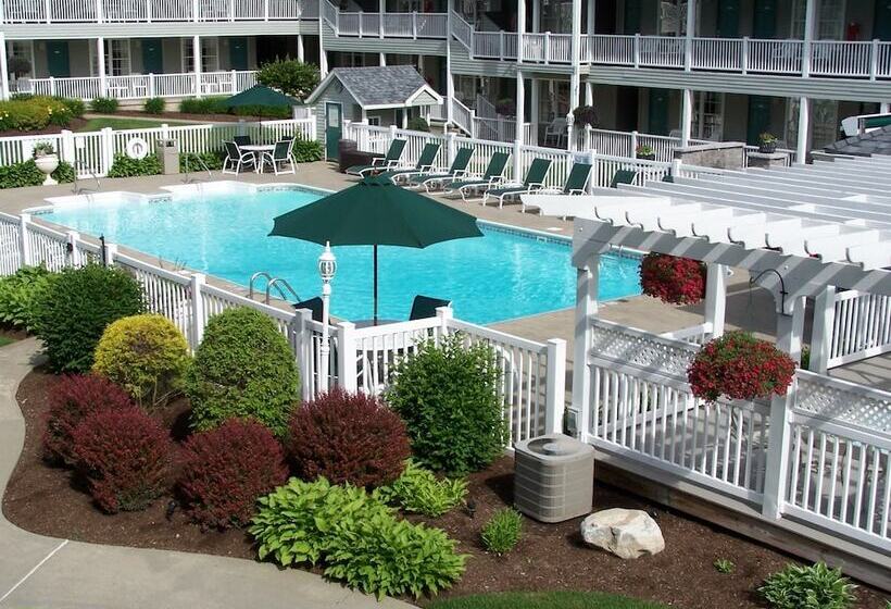 هتل Quality Inn Lake George