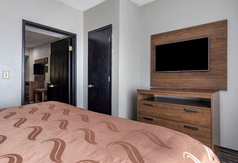 בית מלון כפרי Quality Inn & Suites I 35 E Walnut Hill