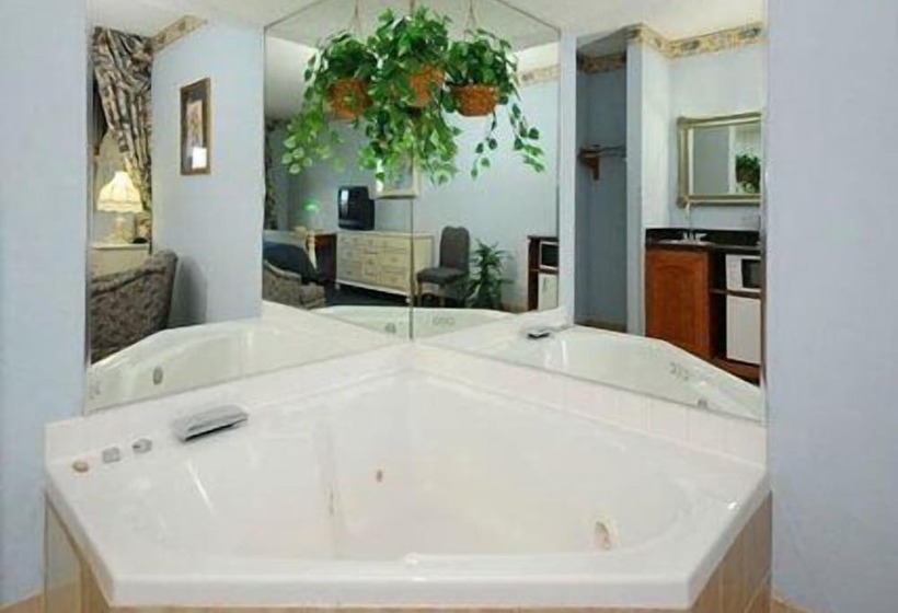 בית מלון כפרי Quality Inn & Suites I 35 E Walnut Hill