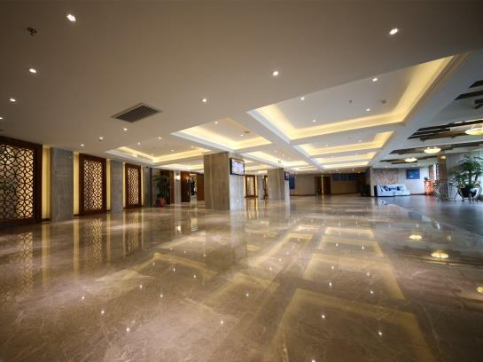 酒店 Ramada Plaza Guiyang