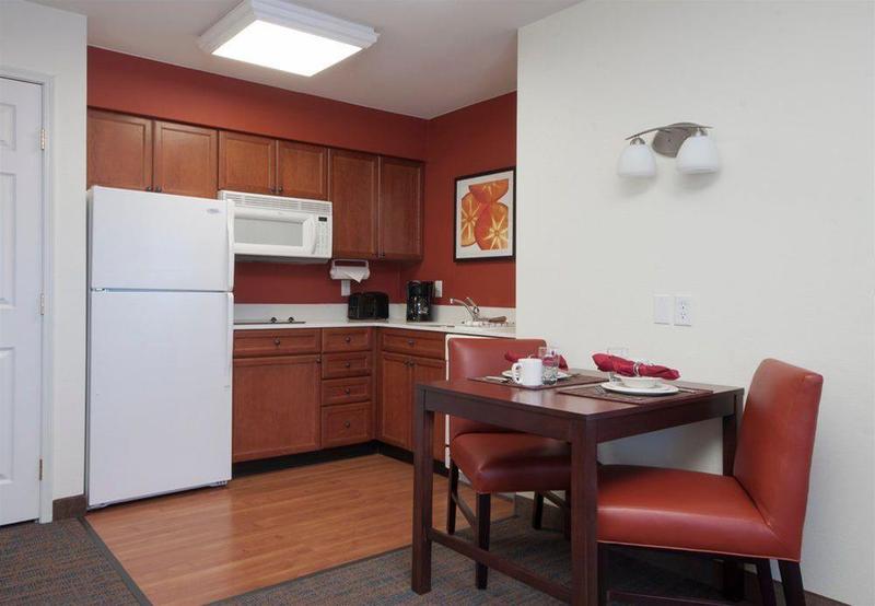 هتل Residence Inn Des Moines West At Jordan Creek Town Center