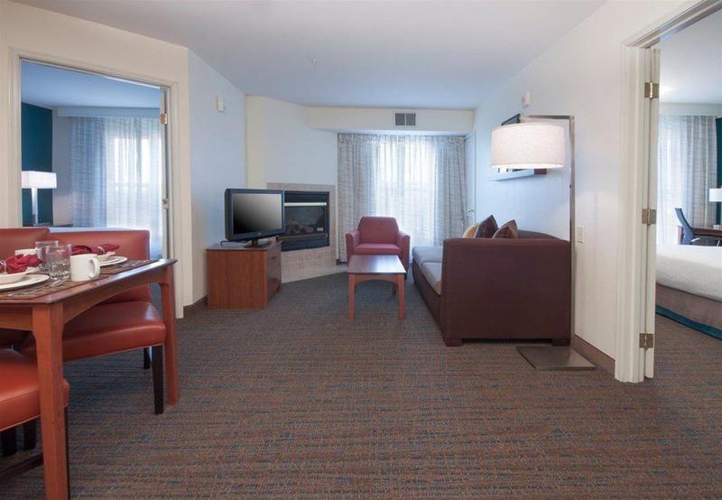 هتل Residence Inn Des Moines West At Jordan Creek Town Center
