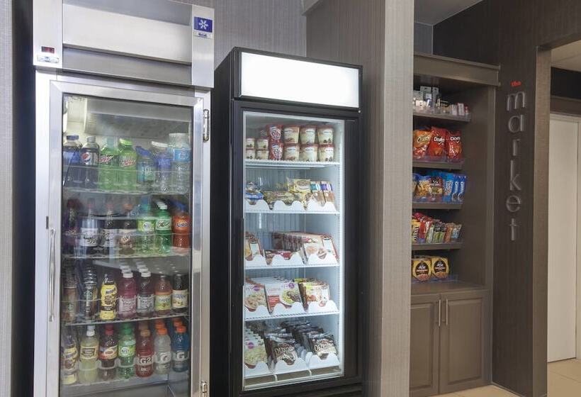 هتل Residence Inn Des Moines West At Jordan Creek Town Center