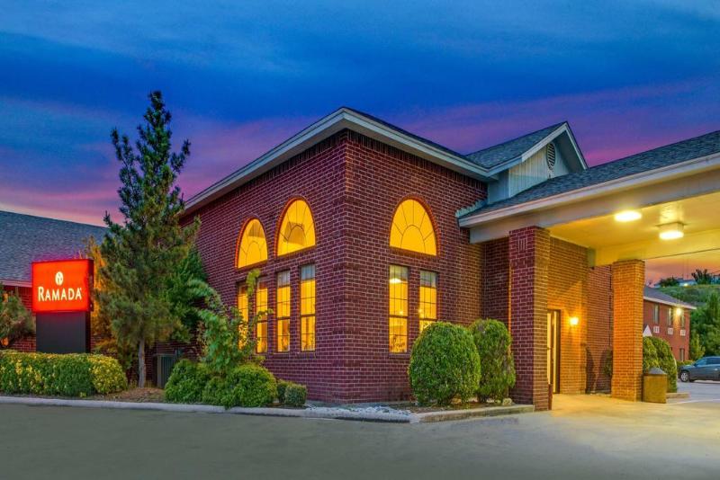 هتل Rodeway Inn Decatur