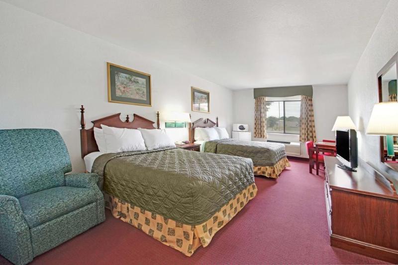 هتل Rodeway Inn Decatur