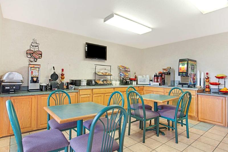هتل Rodeway Inn Decatur