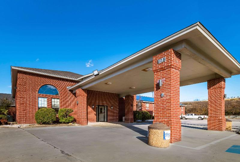 هتل Rodeway Inn Decatur