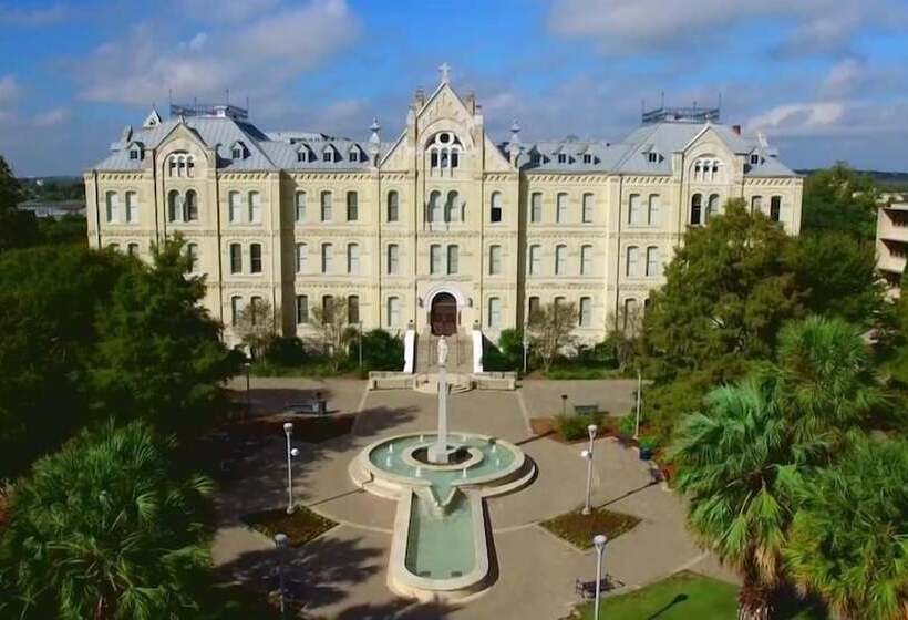 Отель Rodeway Inn San Antonio Lackland Afb  Seaworld