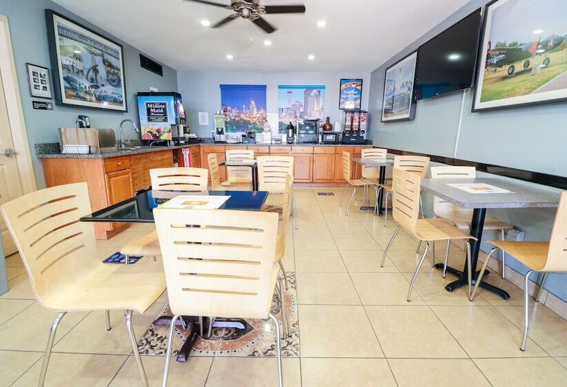 Отель Rodeway Inn San Antonio Lackland Afb  Seaworld