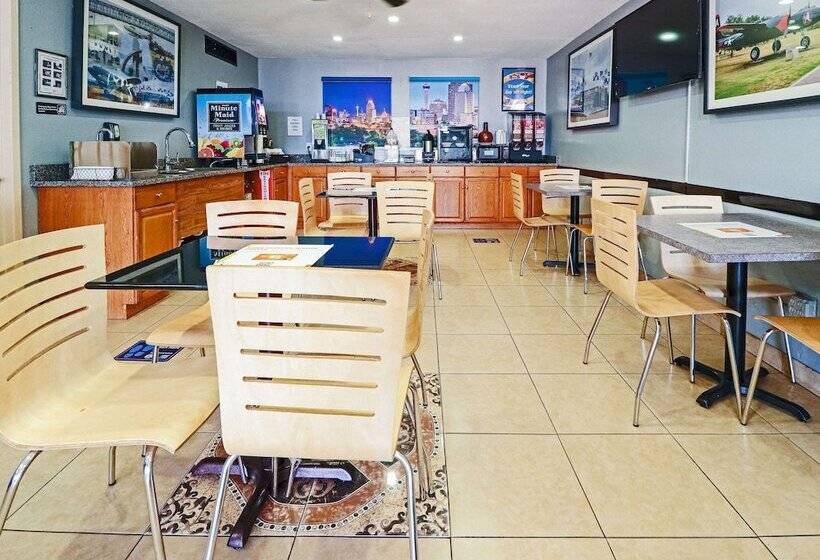 Отель Rodeway Inn San Antonio Lackland Afb  Seaworld