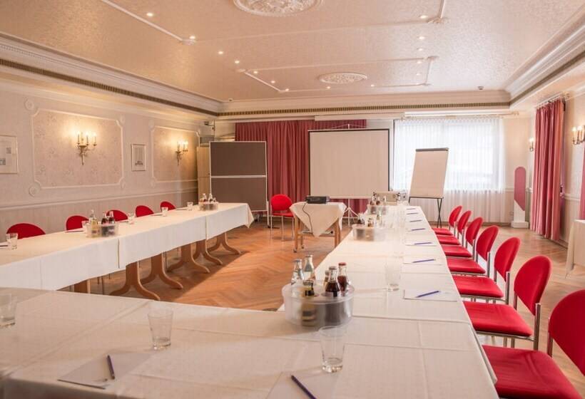 فندق Schwarzer Adler Tangermünde