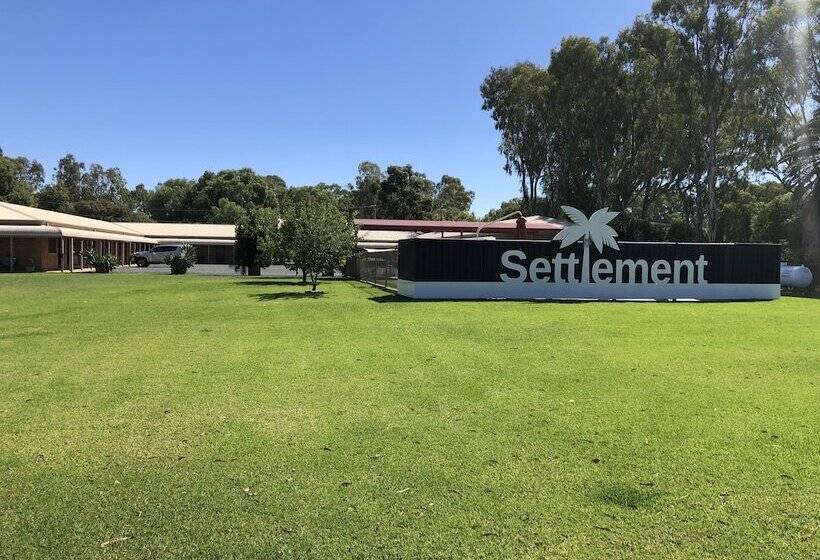 هتل Settlement Motor Inn
