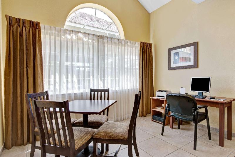 בית מלון כפרי Super 8 By Wyndham San Antonio Airport North