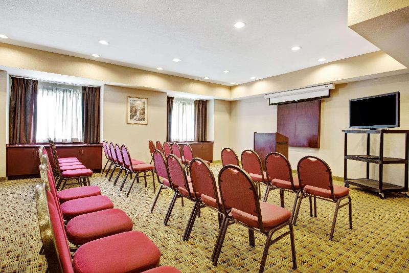 בית מלון כפרי Super 8 By Wyndham San Antonio Airport North