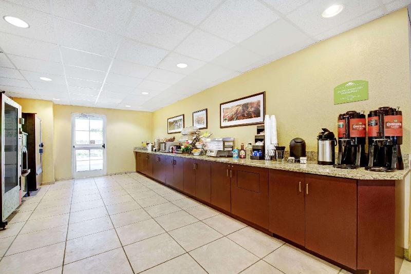 בית מלון כפרי Super 8 By Wyndham San Antonio Airport North