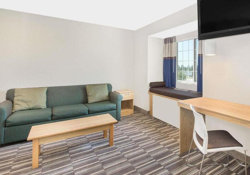 Microtel Inn And Suites Ames