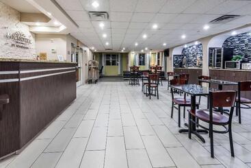 Microtel Inn & Suites By Wyndham Ft. Worth North/at Fossil