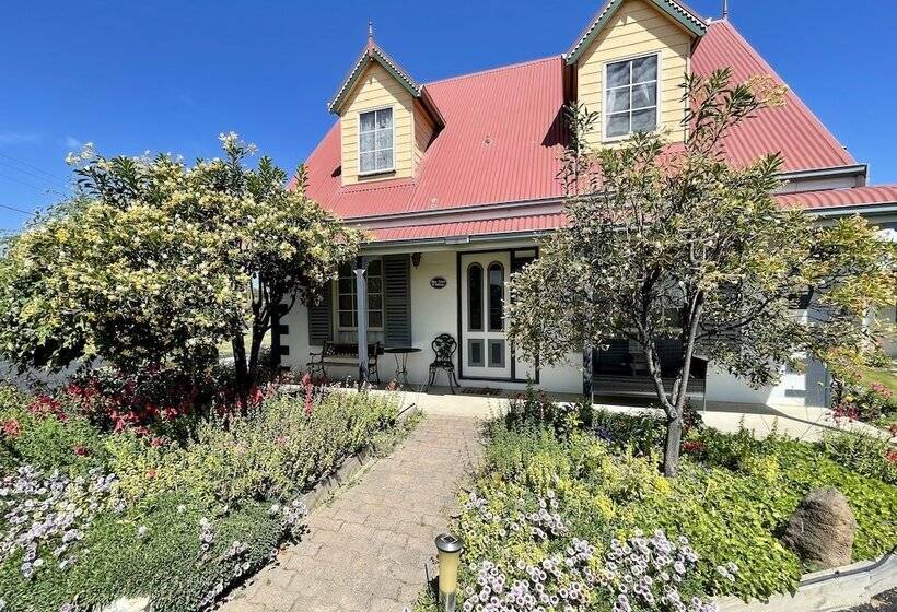 هتل Swansea Cottages & Lodge Suites