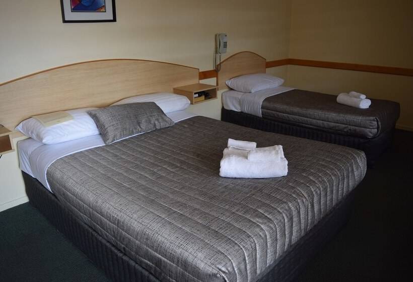 Warwick Vines Motel