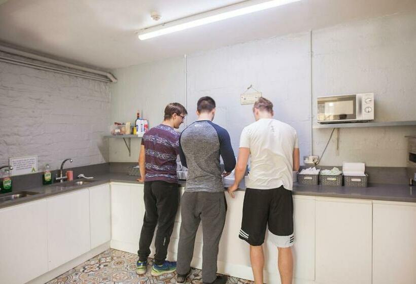 호텔 Abrahams Hostel