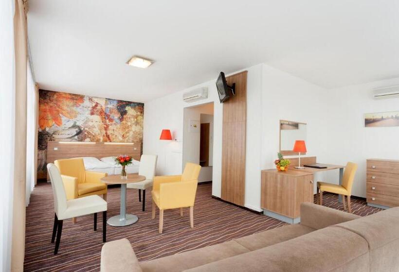 Fotos del hotel Akcent:  41