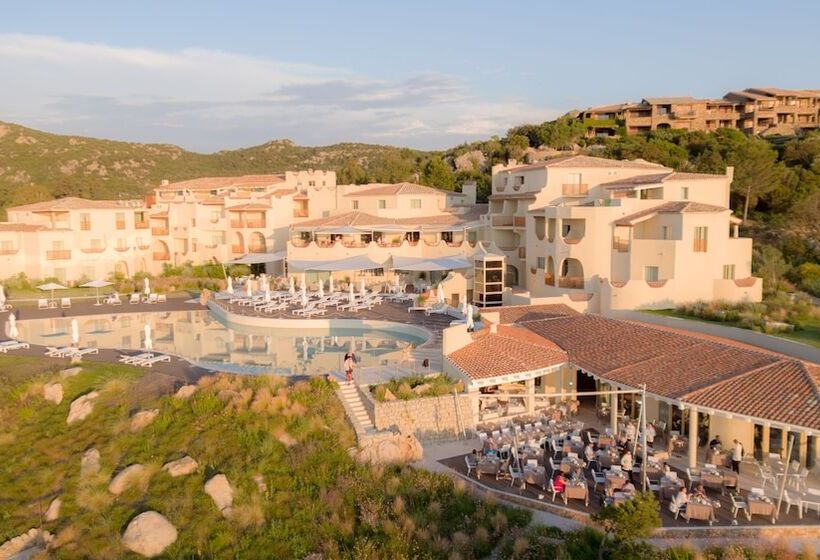 هتل Cala Cuncheddi   Vretreats