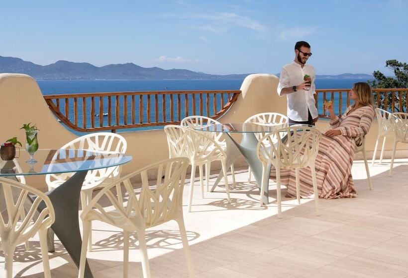 هتل Cala Cuncheddi   Vretreats