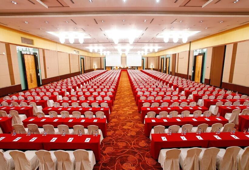هتل Crowne Plaza Manila Galleria, An Ihg