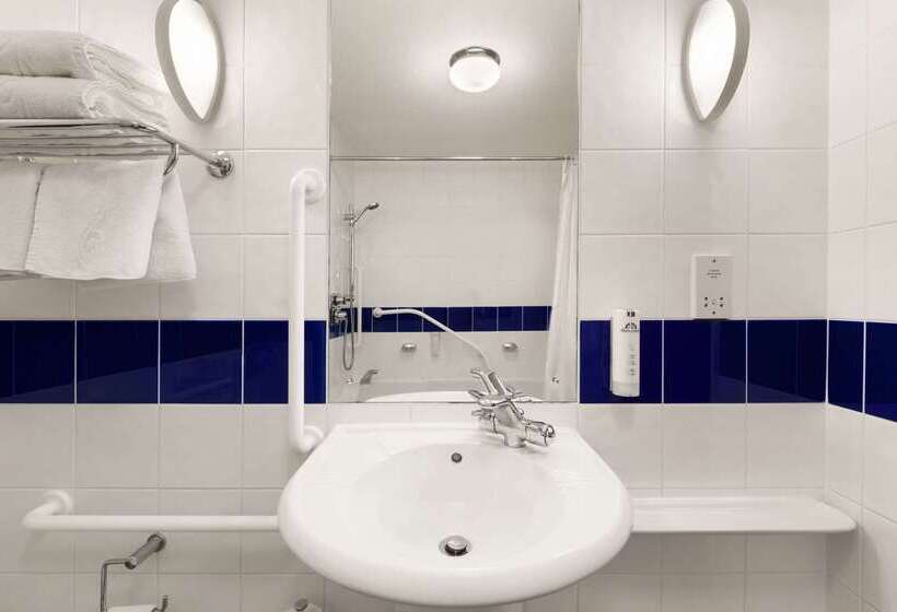 هتل Days Inn Leicester Forest East M1