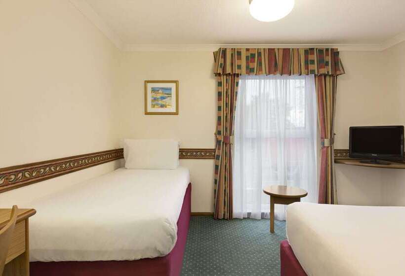 هتل Days Inn Leicester Forest East M1