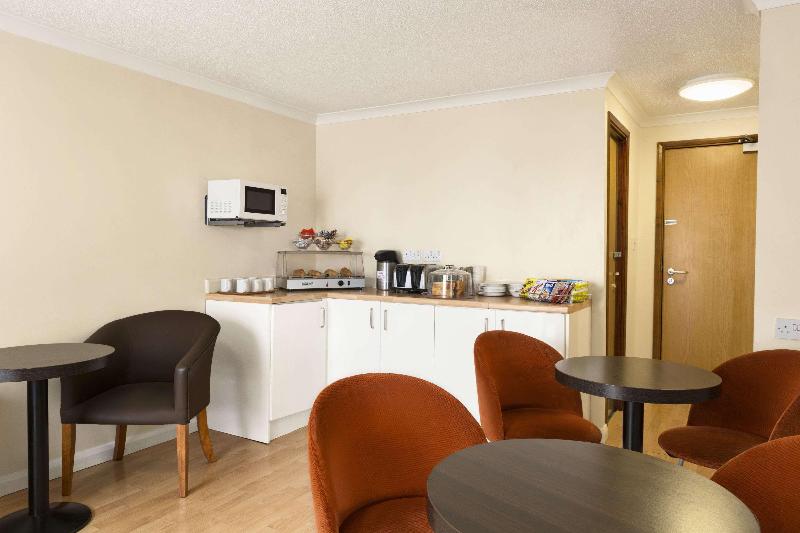 هتل Days Inn Leicester Forest East M1