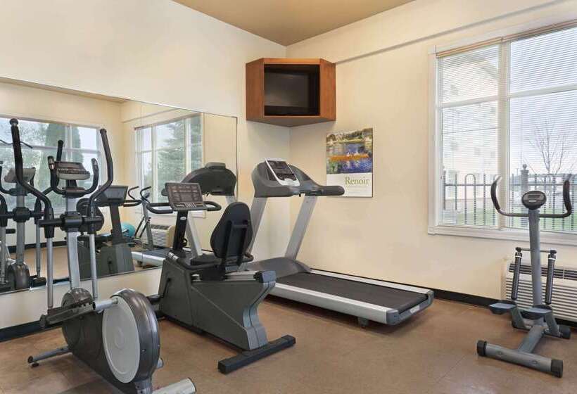 هتل Days Inn By Wyndham Ottawa Airport