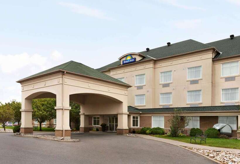 هتل Days Inn By Wyndham Ottawa Airport