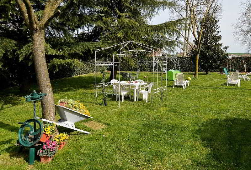 فندق Degli Amici