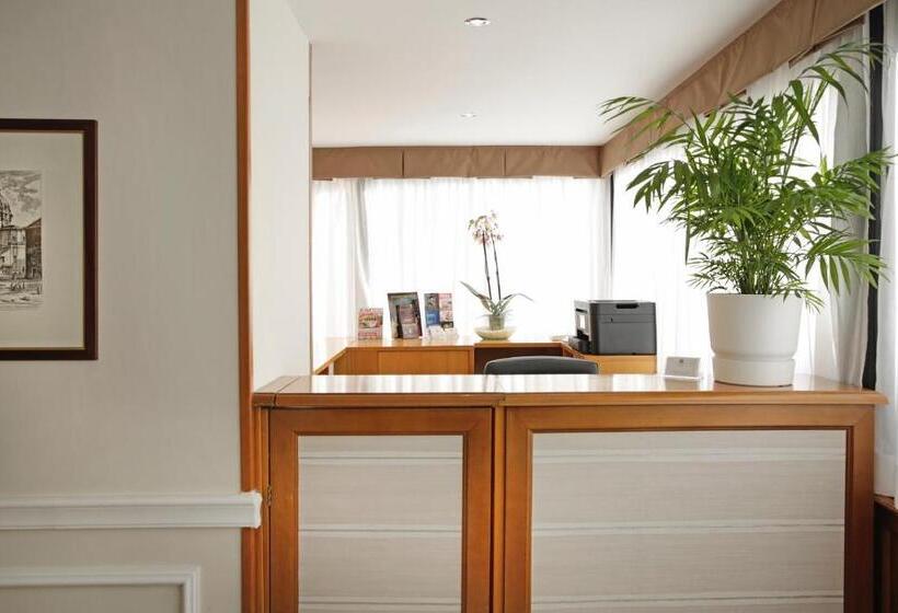 Fotos del hotel Farnesina:  34