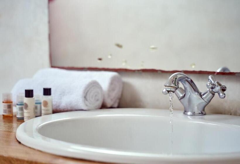 هتل Finikia Memories