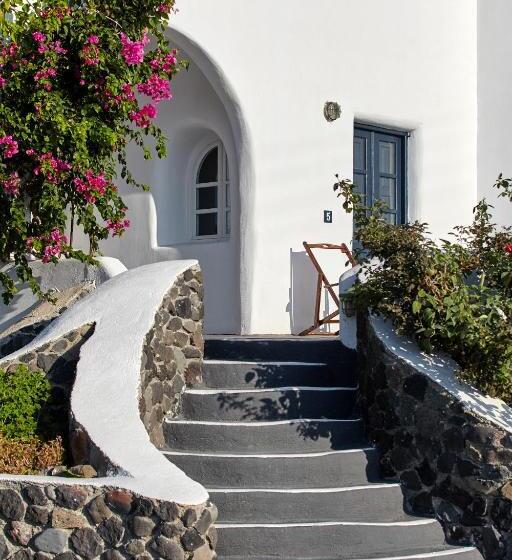 هتل Finikia Memories