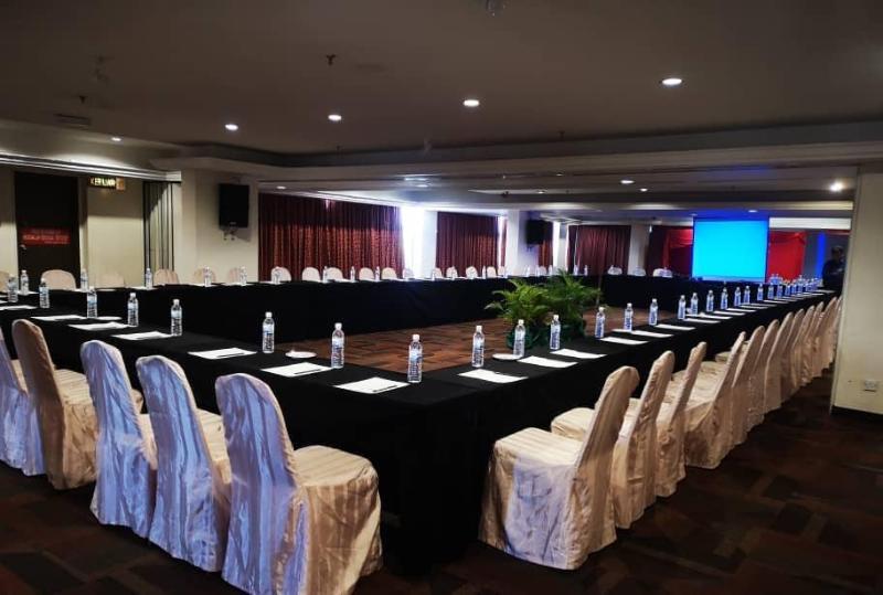 هتل Grand Continental Kuching
