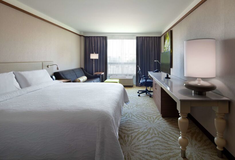 ホテル Hilton Garden Inn Montreal Airport