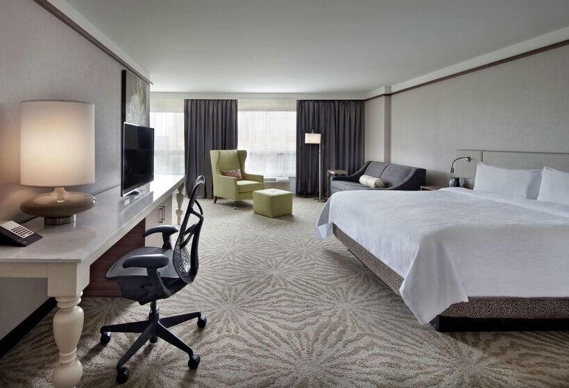 هتل Hilton Garden Inn Montreal Airport